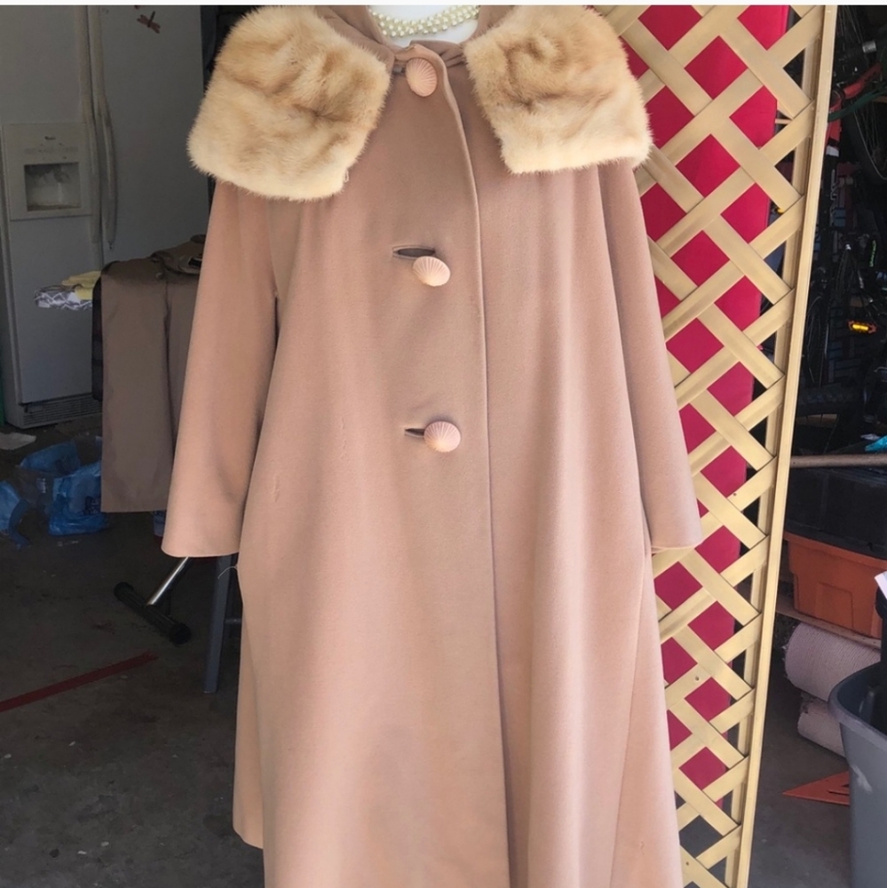 1960s Cashmere coat with fur (tan)
